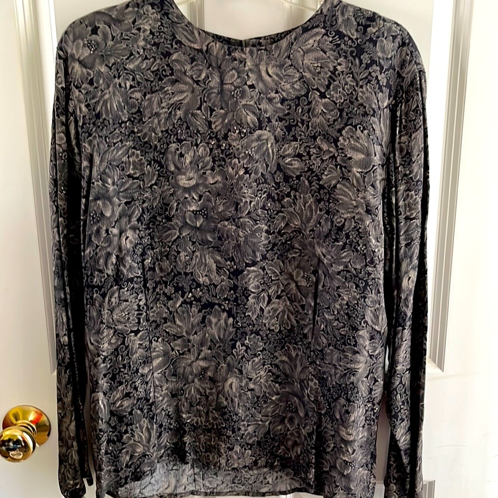 EUC! Jones New York Black and gray floral rayon blouse. Size 10